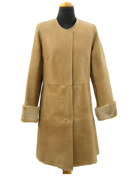 ノーカラーステッチムートンコート